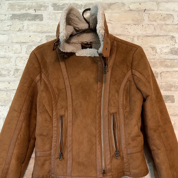 Bomber Jacket - Picture 3 of 6